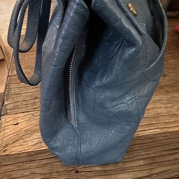 American Leather Company Hand Tooled Navy Shoulder Bag - Picture 9 of 15